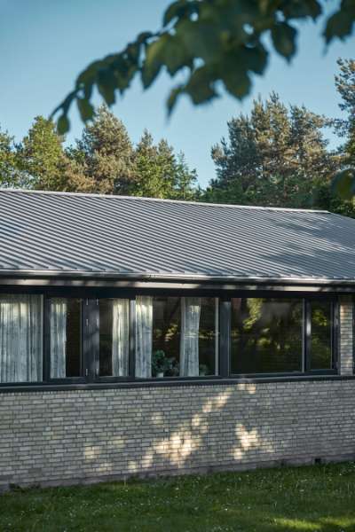 DS Nordic Klickfalz ersetzt Wellfaserzementtafeln, Gammel Kongevej 9, 9400 Nørresundby, Dänemark